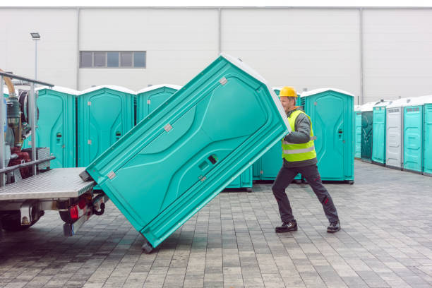 Best Portable restroom trailer rental  in Hartford, SD